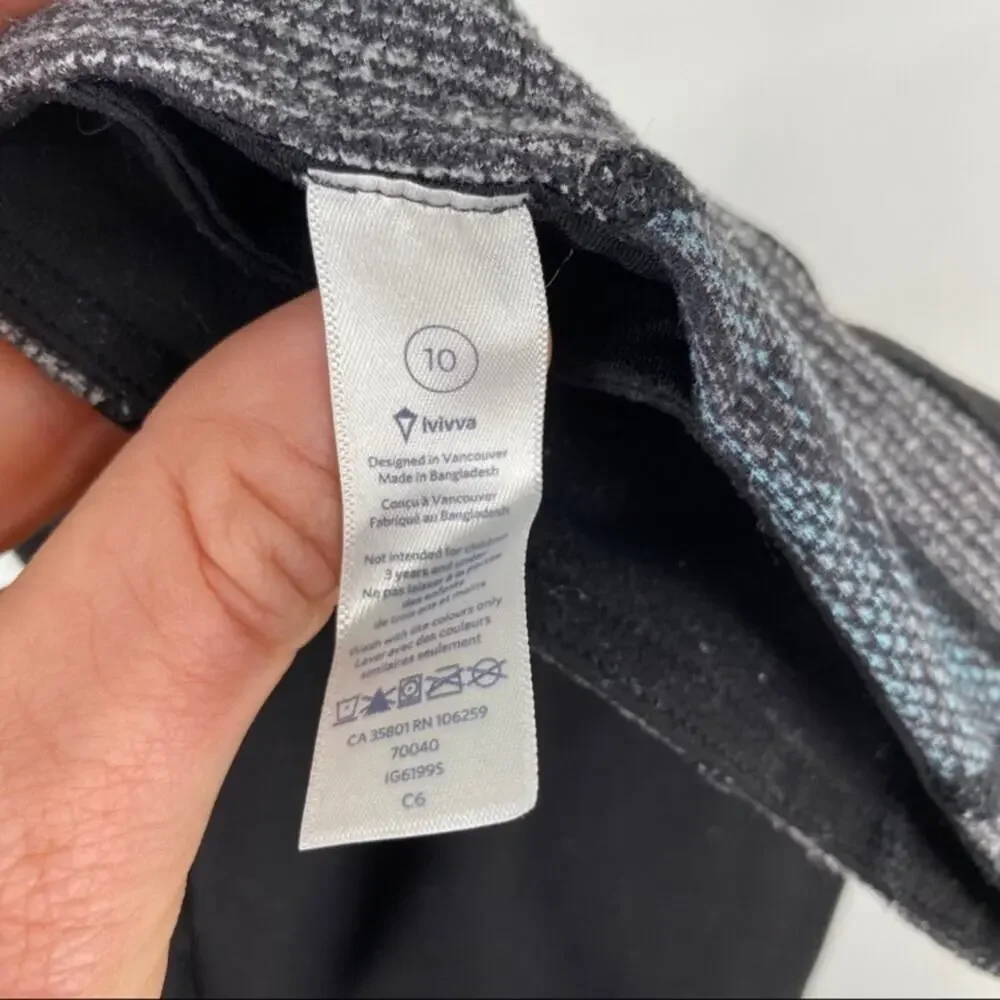 Ivivva Lululemon cropped black leggings with gray waist band